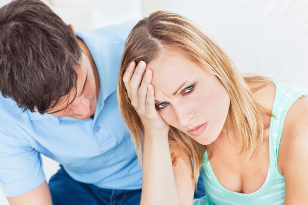 vrouw doet afstandelijk 2